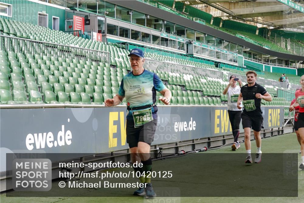 13.09.2026 - 21. swb-Marathon Bremen Michael Burmester http://msf.ph/oto/10420125 13.09.2026 13:21:26 Laufen im Stadion 128, 258, 343, 351, 423, 441, 601, 620, 704, 782, 851, 1060, 1094, 1129, 1158, 1177, 1316, 1344, 1409, 1417, 1439, 1446, 1518, 1669, 1676, 1697, 1729, 1756, 1808, 1815, 1846, 2010, 2028, 2064, 2139, 2201, 2258, 2278, 2290, 2349, 2394, 2395, 2414, 2417, 2437, 2501, 2519, 2533, 2551, 2588, 2632, 2652, 2660, 2694, 2695, 2736, 2793, 2828, 2886, 2954, 2964, 2995, 3004, 3010, 3017, 3018, 3022, 3034, 3035, 3036, 3037, 3070, 3074, 3102, 3139, 3144, 3225, 3264, 3310, 3682 meine-sportfotos.de