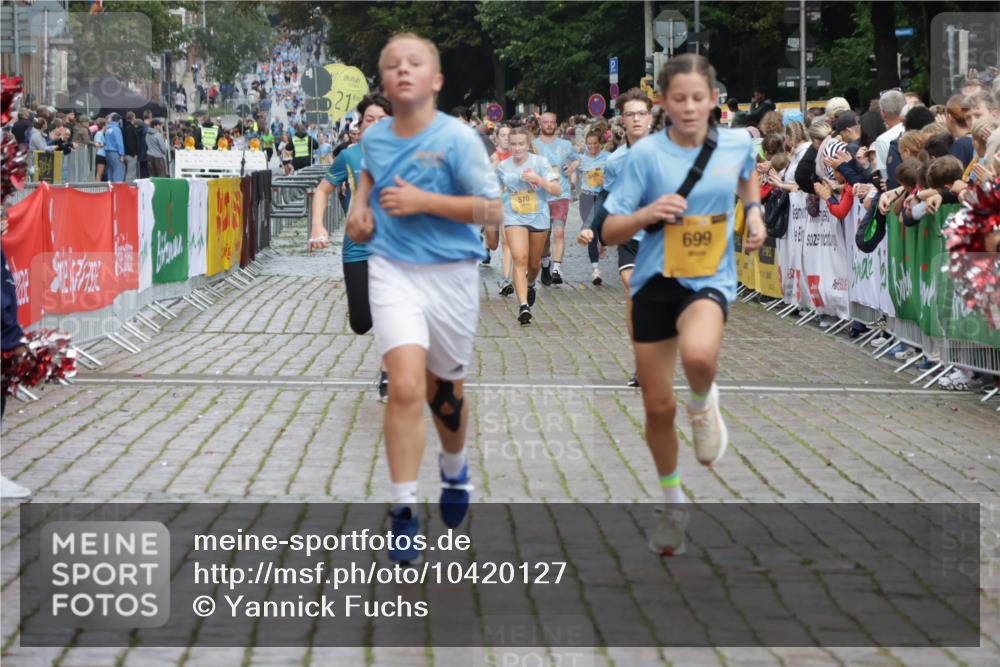 13.09.2026 - Kiel Lauf Yannick Fuchs http://msf.ph/oto/10420127 13.09.2026 09:42:01 Ziel 699, 772, 2910, 3801, 5276, 6599, 8829, 9050, 12175, 402, 3143, 3175, 4315, 4533, 4704, 5107, 6649, 6687, 6739, 7238, 8588, 9224, 9771, 11106, 11907, 133, 570, 792, 2955, 2977, 3357, 3676, 5011, 5105, 5336, 5774, 6620, 6797, 7687, 8476, 10938, 11793, 12723, 4068, 9110, 11645, 12166 meine-sportfotos.de