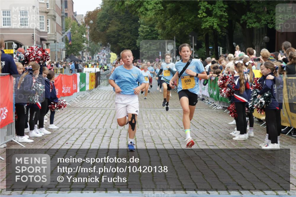 13.09.2026 - Kiel Lauf Yannick Fuchs http://msf.ph/oto/10420138 13.09.2026 09:42:02 Ziel 699, 772, 2910, 3801, 5011, 5276, 6599, 8829, 9050, 12175, 402, 3143, 3175, 4315, 4533, 4704, 5107, 6649, 6687, 6739, 7238, 8588, 9224, 9771, 11106, 11907, 12175, 133, 570, 792, 2914, 2955, 2977, 3357, 3676, 5105, 5336, 5774, 6620, 6797, 7687, 8476, 10938, 11793, 12723, 4068, 9110, 11106, 11645, 12166 meine-sportfotos.de