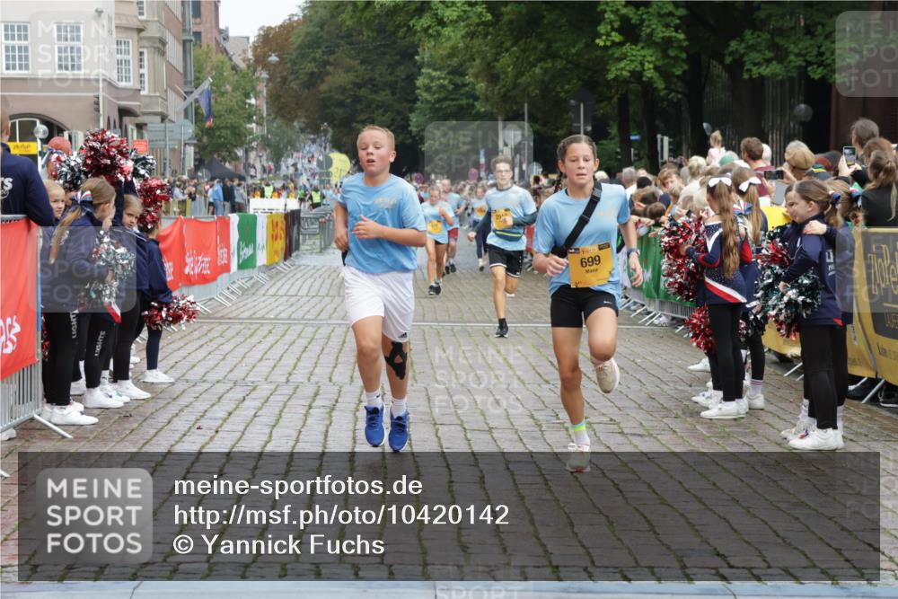 13.09.2026 - Kiel Lauf Yannick Fuchs http://msf.ph/oto/10420142 13.09.2026 09:42:02 Ziel 699, 772, 2910, 3801, 5011, 5276, 6599, 8829, 9050, 12175, 402, 3143, 3175, 4315, 4533, 4704, 5107, 6649, 6687, 6739, 7238, 8588, 9224, 9771, 11106, 11907, 12175, 133, 570, 792, 2914, 2955, 2977, 3357, 3676, 5105, 5336, 5774, 6620, 6797, 7687, 8476, 10938, 11793, 12723, 4068, 9110, 11106, 11645, 12166 meine-sportfotos.de