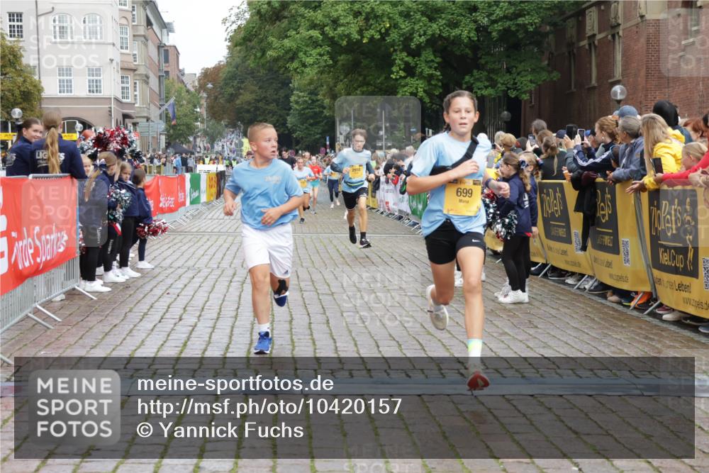 13.09.2026 - Kiel Lauf Yannick Fuchs http://msf.ph/oto/10420157 13.09.2026 09:42:03 Ziel 570, 699, 772, 2910, 3801, 5011, 5276, 6599, 8829, 9050, 402, 3143, 3175, 4315, 4533, 4704, 5107, 6649, 6687, 6739, 7238, 8588, 9224, 9771, 11106, 11907, 12175, 133, 792, 2914, 2955, 2977, 3357, 3676, 5105, 5336, 5774, 6620, 6797, 7687, 8476, 10938, 11793, 12723, 4068, 9110, 11106, 11645, 12166 meine-sportfotos.de