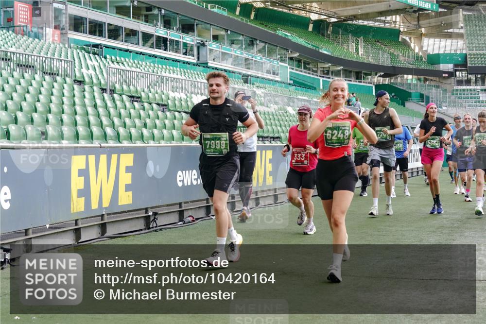 13.09.2026 - 21. swb-Marathon Bremen Michael Burmester http://msf.ph/oto/10420164 13.09.2026 13:21:27 Laufen im Stadion 128, 258, 343, 351, 423, 441, 601, 620, 704, 782, 851, 1060, 1094, 1129, 1158, 1177, 1316, 1344, 1409, 1417, 1439, 1446, 1518, 1669, 1676, 1697, 1729, 1756, 1808, 1815, 1846, 2010, 2028, 2064, 2139, 2201, 2258, 2278, 2290, 2349, 2394, 2395, 2414, 2417, 2437, 2501, 2519, 2533, 2551, 2588, 2619, 2632, 2652, 2660, 2694, 2695, 2736, 2793, 2828, 2886, 2954, 2964, 2995, 3004, 3010, 3017, 3018, 3022, 3034, 3035, 3036, 3037, 3070, 3074, 3102, 3139, 3144, 3225, 3264, 3310, 3682 meine-sportfotos.de