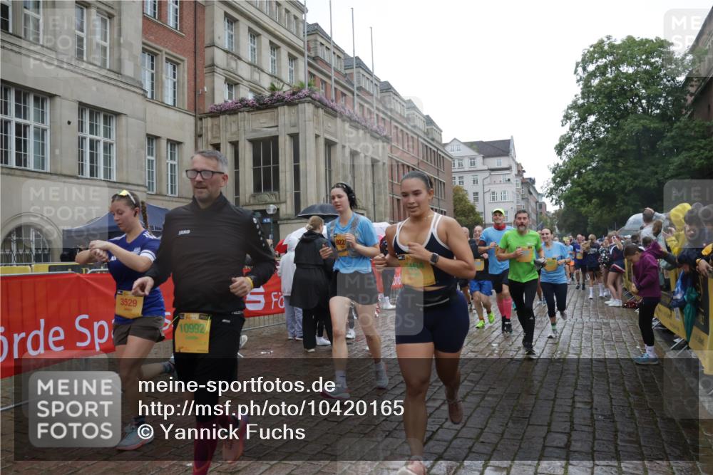 13.09.2026 - Kiel Lauf Yannick Fuchs http://msf.ph/oto/10420165 13.09.2026 10:52:39 Ziel 90, 172, 398, 1473, 1474, 1531, 1812, 1837, 2069, 2089, 2293, 2735, 3054, 3778, 3853, 3925, 4100, 4485, 5433, 5723, 6405, 7060, 7088, 7154, 7196, 7603, 8100, 8205, 8615, 8734, 9414, 9886, 11204, 11359, 11459, 11555, 11622, 11913, 475, 626, 777, 1027, 1471, 1472, 1473, 1526, 1527, 1531, 1658, 1802, 1811, 1869, 2293, 2438, 2442, 2544, 2991, 3280, 3343, 3435, 3529, 3582, 3630, 3881, 4008, 154, 1071, 1083, 1426, 1486, 1550, 3059, 3431, 3587, 3657, 5329, 5642, 5643, 5710, 6015 meine-sportfotos.de