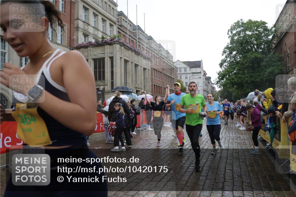 13.09.2026 - Kiel Lauf Yannick Fuchs http://msf.ph/oto/10420175 13.09.2026 10:52:40 Ziel 90, 172, 398, 1433, 1474, 1535, 1812, 1837, 2069, 2089, 2735, 3050, 3054, 3778, 3853, 3925, 4100, 4485, 5723, 6405, 7060, 7088, 7154, 7196, 7230, 8100, 8205, 8615, 9414, 9886, 11204, 11359, 11459, 11555, 11913, 90, 475, 626, 777, 1027, 1471, 1472, 1473, 1526, 1527, 1531, 1658, 1802, 1811, 1869, 2293, 2438, 2442, 2544, 2991, 3280, 3343, 3435, 3529, 3582, 3630, 3881, 4008, 154, 1071, 1083, 1426, 1486, 1550, 3059, 3431, 3587, 3657, 5329, 5642, 5643, 5710, 6015 meine-sportfotos.de