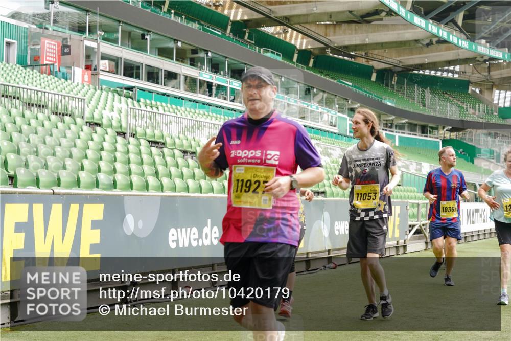 13.09.2026 - 21. swb-Marathon Bremen Michael Burmester http://msf.ph/oto/10420179 13.09.2026 10:44:03 Laufen im Stadion 10002, 10004, 10005, 10176, 10191, 10192, 10271, 10295, 10303, 10325, 10335, 10361, 10362, 10402, 10459, 10474, 10491, 10513, 10557, 10572, 10605, 10606, 10629, 10713, 10756, 10773, 10779, 10784, 10805, 10880, 10882, 10899, 10900, 10997, 10999, 11173, 11217, 11233, 11264, 11274, 11307, 11333, 11337, 11355, 11385, 11408, 11448, 11456, 11461, 11482, 11629, 11943, 12311, 12321, 12334 meine-sportfotos.de