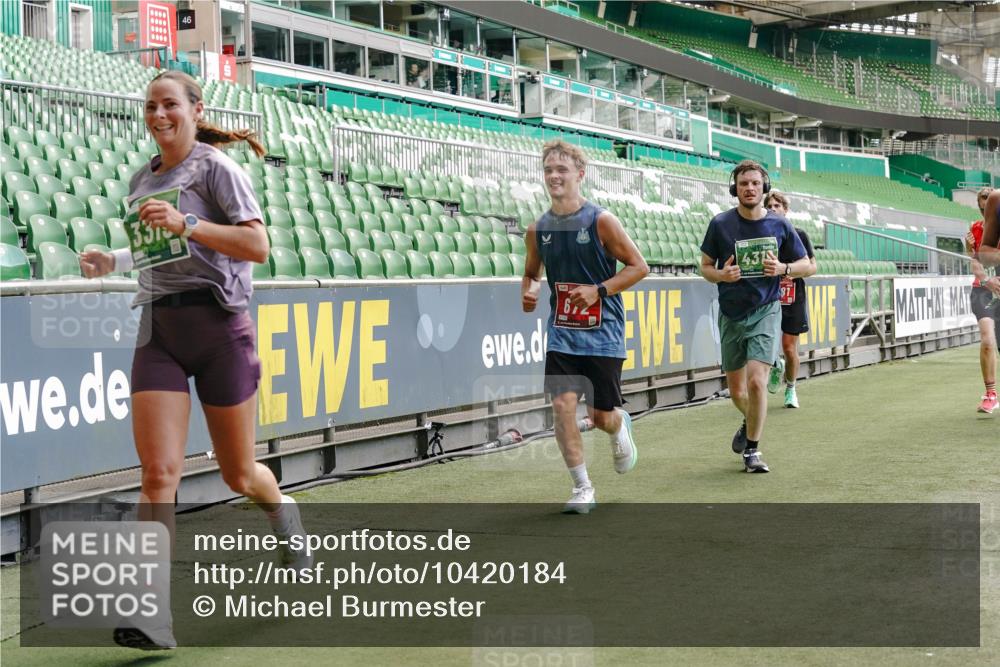 13.09.2026 - 21. swb-Marathon Bremen Michael Burmester http://msf.ph/oto/10420184 13.09.2026 12:58:40 Laufen im Stadion 141, 148, 191, 226, 232, 334, 511, 672, 776, 789, 790, 909, 972, 1010, 1119, 1166, 1191, 1199, 1254, 1281, 1516, 1535, 1642, 1647, 1752, 1881, 1931, 1933, 2046, 2210, 2324, 2343, 2367, 2371, 2397, 2402, 2423, 2425, 2577, 2771, 2807, 2827, 2885, 2899, 2903, 2904, 2953, 2979, 3015, 3021, 3051, 3098, 3120, 3124, 3138, 3148, 3182, 3186, 3190, 3233, 3319, 3338, 3435, 3516, 3531, 3534, 3560, 3652, 3655, 3685, 3690, 3695, 3866, 3933, 3934, 3939, 4101, 4319, 205 meine-sportfotos.de