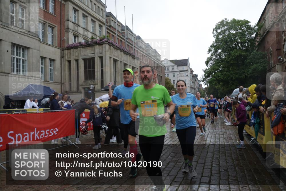 13.09.2026 - Kiel Lauf Yannick Fuchs http://msf.ph/oto/10420190 13.09.2026 10:52:41 Ziel 158, 172, 398, 1433, 1474, 1535, 1634, 1812, 1837, 2069, 2089, 2735, 3050, 3054, 3452, 3778, 3853, 3925, 4100, 4485, 5723, 6405, 7060, 7154, 7196, 7230, 8100, 8205, 8615, 9414, 9831, 9886, 11204, 11359, 11459, 11555, 11913, 90, 475, 626, 777, 1027, 1471, 1472, 1473, 1526, 1527, 1531, 1658, 1802, 1811, 1869, 2293, 2438, 2442, 2544, 2991, 3280, 3343, 3435, 3582, 3630, 3881, 4008, 154, 1071, 1083, 1426, 1486, 1550, 3059, 3431, 3587, 3657, 5329, 5642, 5643, 5710, 6015, 7139 meine-sportfotos.de