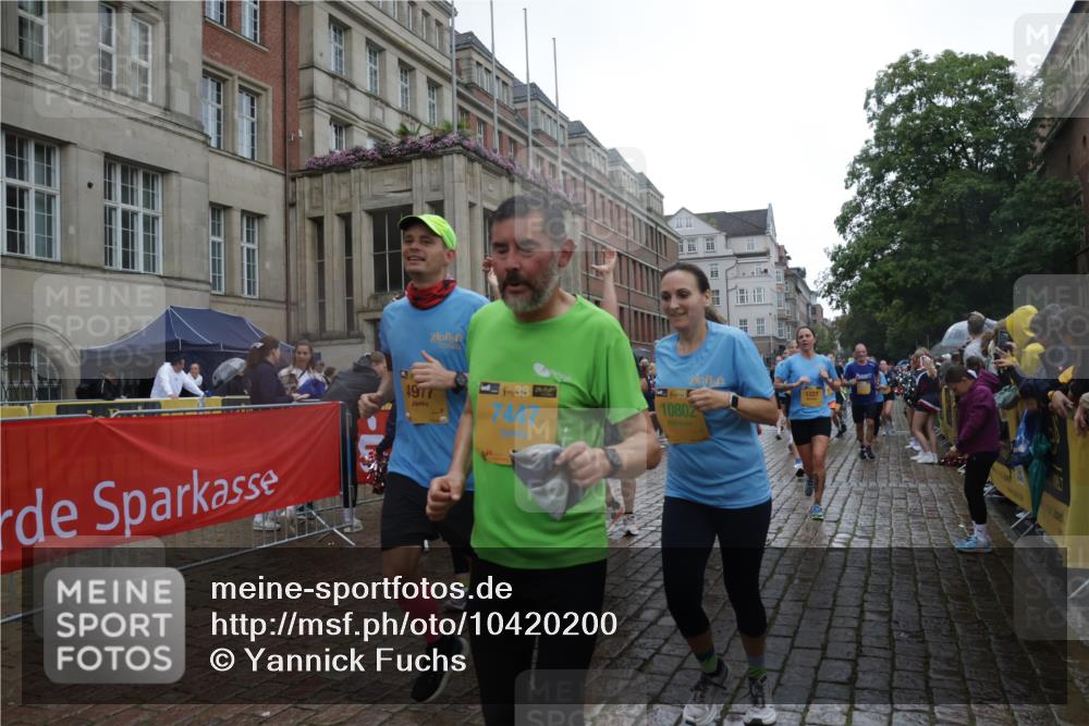 13.09.2026 - Kiel Lauf Yannick Fuchs http://msf.ph/oto/10420200 13.09.2026 10:52:41 Ziel 158, 172, 398, 1433, 1474, 1535, 1634, 1812, 1837, 2069, 2089, 2735, 3050, 3054, 3452, 3778, 3853, 3925, 4100, 4485, 5723, 6405, 7060, 7154, 7196, 7230, 8100, 8205, 8615, 9414, 9831, 9886, 11204, 11359, 11459, 11555, 11913, 90, 475, 626, 777, 1027, 1471, 1472, 1473, 1526, 1527, 1531, 1658, 1802, 1811, 1869, 2293, 2438, 2442, 2544, 2991, 3280, 3343, 3435, 3582, 3630, 3881, 4008, 154, 1071, 1083, 1426, 1486, 1550, 3059, 3431, 3587, 3657, 5329, 5642, 5643, 5710, 6015, 7139 meine-sportfotos.de