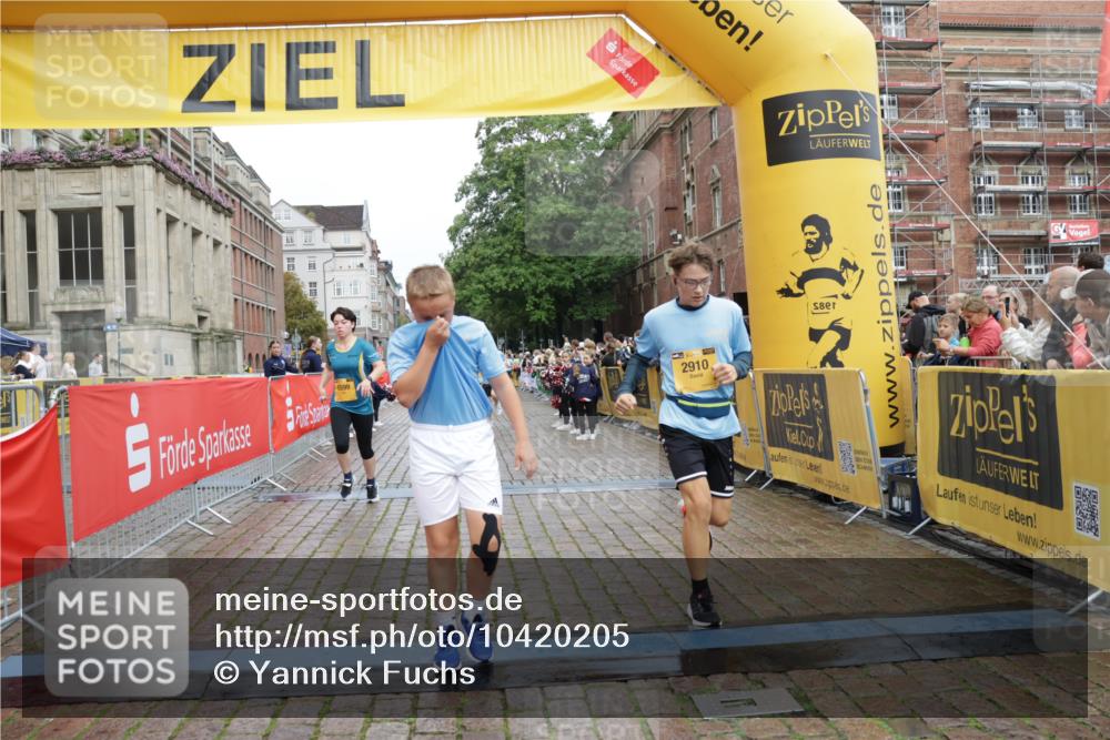 13.09.2026 - Kiel Lauf Yannick Fuchs http://msf.ph/oto/10420205 13.09.2026 09:42:06 Ziel 570, 699, 772, 792, 2910, 3801, 5011, 5276, 5336, 6599, 6620, 8476, 12723, 402, 3143, 3175, 4315, 4533, 4704, 5107, 6649, 6687, 6739, 7238, 8588, 8829, 9050, 9224, 9771, 11907, 12175, 133, 2914, 2955, 2977, 3357, 3676, 5105, 5774, 6099, 6797, 7687, 10938, 11793, 4068, 4315, 9110, 9771, 11106, 12166 meine-sportfotos.de