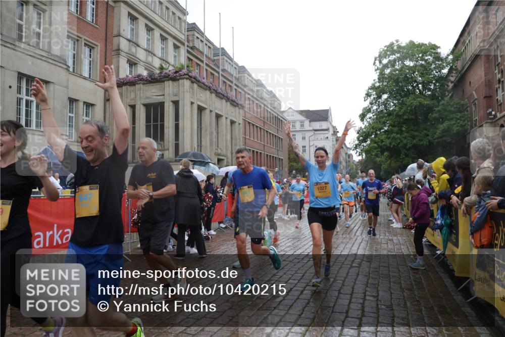 13.09.2026 - Kiel Lauf Yannick Fuchs http://msf.ph/oto/10420215 13.09.2026 10:52:42 Ziel 158, 172, 398, 1433, 1474, 1535, 1634, 1812, 1837, 2069, 2089, 2735, 3050, 3054, 3452, 3778, 3853, 4100, 4485, 5723, 7060, 7154, 7230, 8100, 8205, 8615, 9414, 9831, 9886, 10594, 11096, 11204, 11359, 11459, 11555, 11913, 90, 475, 626, 777, 1027, 1471, 1472, 1473, 1526, 1527, 1531, 1658, 1802, 1811, 1869, 2293, 2438, 2442, 2544, 2991, 3280, 3343, 3435, 3582, 3630, 3881, 4008, 154, 1071, 1083, 1426, 1486, 1550, 3059, 3431, 3587, 3657, 5329, 5642, 5643, 5710, 6015, 7139, 10755 meine-sportfotos.de