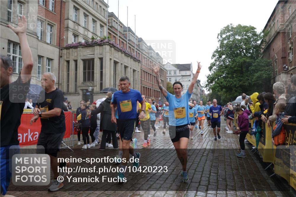 13.09.2026 - Kiel Lauf Yannick Fuchs http://msf.ph/oto/10420223 13.09.2026 10:52:42 Ziel 158, 172, 398, 1433, 1474, 1535, 1634, 1812, 1837, 2069, 2089, 2735, 3050, 3054, 3452, 3778, 3853, 4100, 4485, 5723, 7060, 7154, 7230, 8100, 8205, 8615, 9414, 9831, 9886, 10594, 11096, 11204, 11359, 11459, 11555, 11913, 90, 475, 626, 777, 1027, 1471, 1472, 1473, 1526, 1527, 1531, 1658, 1802, 1811, 1869, 2293, 2438, 2442, 2544, 2991, 3280, 3343, 3435, 3582, 3630, 3881, 4008, 154, 1071, 1083, 1426, 1486, 1550, 3059, 3431, 3587, 3657, 5329, 5642, 5643, 5710, 6015, 7139, 10755 meine-sportfotos.de