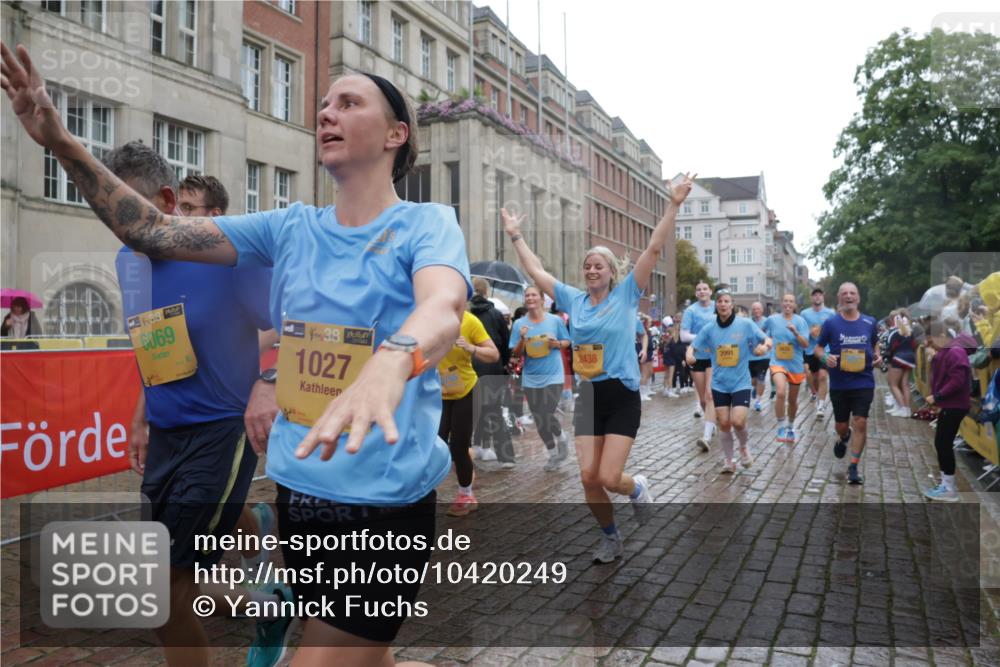 13.09.2026 - Kiel Lauf Yannick Fuchs http://msf.ph/oto/10420249 13.09.2026 10:52:43 Ziel 158, 172, 398, 1433, 1474, 1535, 1634, 1812, 1837, 2069, 2089, 2735, 3050, 3054, 3452, 3514, 3778, 3853, 4100, 4485, 6201, 7060, 7154, 7230, 8100, 8615, 9414, 9831, 9886, 10594, 11096, 11204, 11359, 11459, 90, 475, 626, 777, 1027, 1471, 1472, 1473, 1526, 1527, 1531, 1658, 1802, 1811, 2293, 2438, 2442, 2544, 2991, 3280, 3343, 3435, 3582, 3630, 3881, 4008, 154, 1071, 1083, 1426, 1486, 1550, 3059, 3431, 3587, 3657, 5329, 5642, 5643, 5710, 6015, 7139, 10755 meine-sportfotos.de