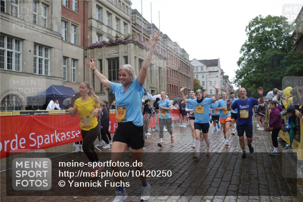13.09.2026 - Kiel Lauf Yannick Fuchs http://msf.ph/oto/10420250 13.09.2026 10:52:44 Ziel 158, 172, 398, 1433, 1474, 1535, 1634, 1812, 1837, 2069, 2089, 2735, 3050, 3054, 3452, 3514, 3778, 3853, 4100, 4485, 6201, 7017, 7060, 7154, 7230, 8100, 8615, 9414, 9831, 9886, 10594, 11048, 11096, 11204, 11359, 11459, 90, 475, 626, 777, 1027, 1471, 1472, 1473, 1526, 1527, 1531, 1658, 1802, 1811, 2293, 2438, 2442, 2544, 2991, 3280, 3343, 3435, 3582, 3630, 3778, 3881, 4008, 154, 1071, 1083, 1426, 1486, 1550, 3059, 3431, 3587, 3657, 5329, 5642, 5643, 5710, 6015, 7139, 10755 meine-sportfotos.de