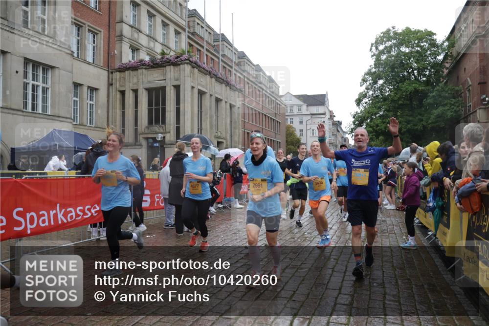 13.09.2026 - Kiel Lauf Yannick Fuchs http://msf.ph/oto/10420260 13.09.2026 10:52:44 Ziel 158, 172, 398, 1433, 1474, 1535, 1634, 1812, 1837, 2069, 2089, 2735, 3050, 3054, 3452, 3514, 3778, 3853, 4100, 4485, 6201, 7017, 7060, 7154, 7230, 8100, 8615, 9414, 9831, 9886, 10594, 11048, 11096, 11204, 11359, 11459, 90, 475, 626, 777, 1027, 1471, 1472, 1473, 1526, 1527, 1531, 1658, 1802, 1811, 2293, 2438, 2442, 2544, 2991, 3280, 3343, 3435, 3582, 3630, 3778, 3881, 4008, 154, 1071, 1083, 1426, 1486, 1550, 3059, 3431, 3587, 3657, 5329, 5642, 5643, 5710, 6015, 7139, 10755 meine-sportfotos.de