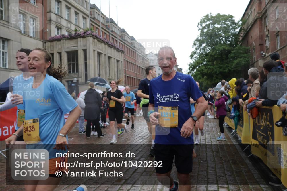 13.09.2026 - Kiel Lauf Yannick Fuchs http://msf.ph/oto/10420292 13.09.2026 10:52:46 Ziel 158, 172, 398, 1433, 1474, 1535, 1634, 1812, 1837, 2069, 2089, 2735, 3050, 3054, 3452, 3514, 3853, 4100, 4485, 4570, 6201, 7017, 7154, 7230, 7883, 8615, 8978, 9831, 9886, 10594, 11048, 11096, 11204, 11459, 12213, 90, 475, 626, 777, 1471, 1472, 1473, 1526, 1527, 1531, 1658, 1802, 1811, 2293, 2442, 2544, 2991, 3280, 3343, 3435, 3582, 3630, 3778, 3853, 3881, 4008, 154, 1071, 1083, 1426, 1486, 1550, 3059, 3431, 3587, 3657, 5329, 5642, 5643, 5710, 6015, 7139, 10755 meine-sportfotos.de