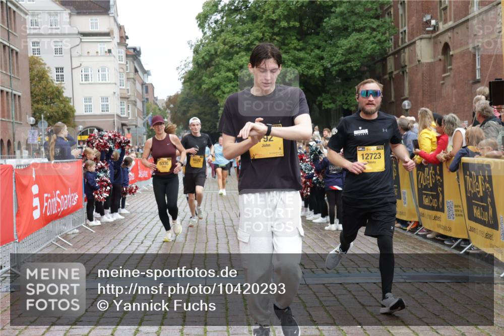 13.09.2026 - Kiel Lauf Yannick Fuchs http://msf.ph/oto/10420293 13.09.2026 09:42:12 Ziel 570, 792, 2910, 3357, 3676, 5011, 5105, 5276, 5336, 5774, 6599, 6620, 7687, 8476, 11793, 12723, 402, 699, 772, 2910, 3143, 3175, 3801, 4533, 4704, 5107, 6649, 6687, 6739, 7238, 8588, 8829, 9050, 9224, 11907, 12175, 133, 445, 771, 1045, 1777, 2914, 2955, 2977, 4548, 5559, 6075, 6099, 6213, 6542, 6797, 10938, 12190, 4315, 4704, 6649, 9771, 11106 meine-sportfotos.de