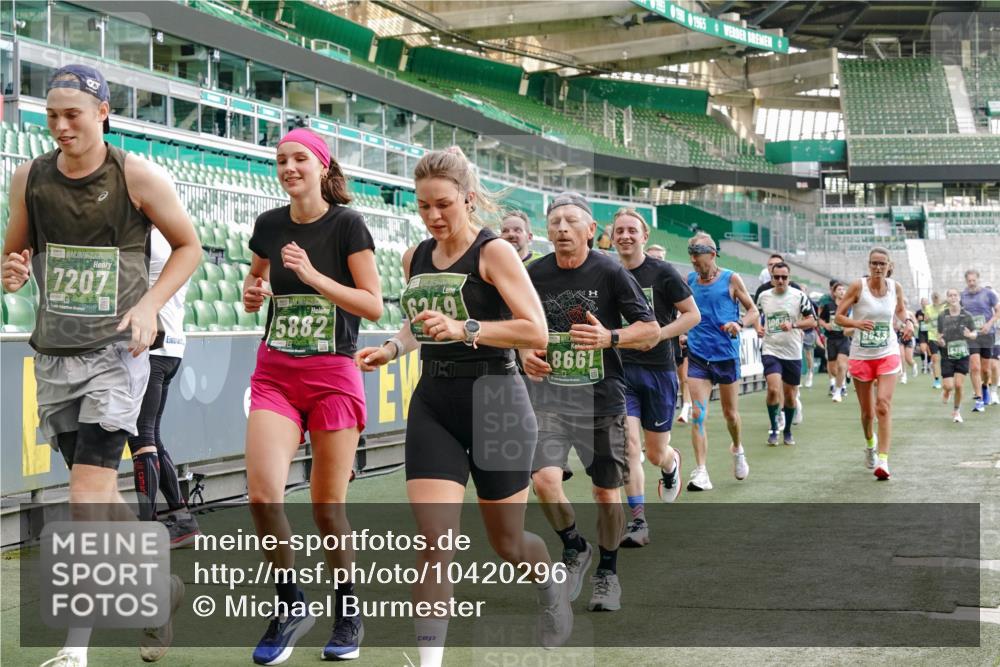 13.09.2026 - 21. swb-Marathon Bremen Michael Burmester http://msf.ph/oto/10420296 13.09.2026 13:21:30 Laufen im Stadion 128, 258, 343, 351, 423, 441, 601, 620, 704, 782, 851, 1060, 1094, 1129, 1158, 1177, 1316, 1344, 1409, 1417, 1439, 1446, 1518, 1669, 1676, 1697, 1729, 1756, 1808, 1815, 1846, 2010, 2064, 2139, 2201, 2258, 2278, 2290, 2349, 2394, 2395, 2414, 2417, 2437, 2501, 2519, 2533, 2551, 2588, 2619, 2632, 2652, 2660, 2685, 2694, 2695, 2736, 2793, 2828, 2886, 2954, 2964, 2995, 3004, 3010, 3017, 3018, 3022, 3034, 3035, 3036, 3037, 3070, 3074, 3102, 3139, 3144, 3225, 3264, 3310, 3682 meine-sportfotos.de
