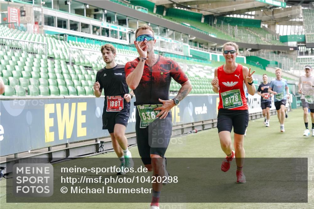 13.09.2026 - 21. swb-Marathon Bremen Michael Burmester http://msf.ph/oto/10420298 13.09.2026 12:58:43 Laufen im Stadion 141, 148, 191, 226, 232, 334, 511, 672, 745, 776, 789, 790, 909, 972, 1010, 1080, 1119, 1166, 1191, 1199, 1254, 1281, 1516, 1535, 1642, 1647, 1752, 1881, 1931, 1933, 2046, 2210, 2289, 2324, 2343, 2367, 2371, 2397, 2402, 2423, 2425, 2577, 2771, 2806, 2807, 2827, 2885, 2899, 2903, 2904, 2953, 2961, 2979, 3015, 3021, 3051, 3098, 3120, 3124, 3138, 3148, 3182, 3186, 3190, 3233, 3319, 3338, 3435, 3516, 3531, 3534, 3560, 3652, 3655, 3685, 3690, 3695, 3866, 3933, 3934, 3939, 4101, 205 meine-sportfotos.de