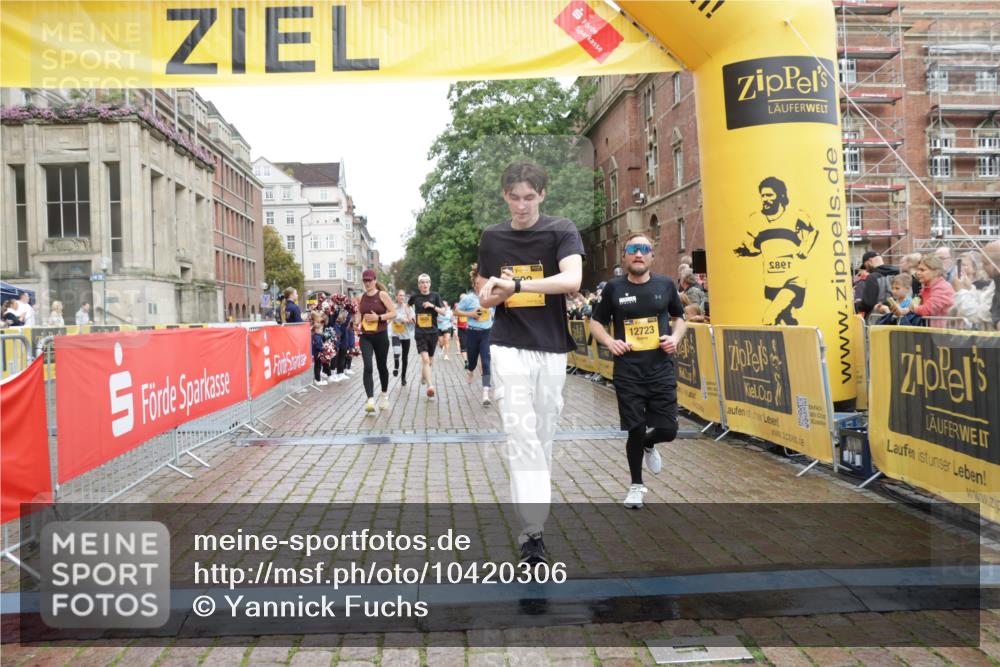 13.09.2026 - Kiel Lauf Yannick Fuchs http://msf.ph/oto/10420306 13.09.2026 09:42:13 Ziel 133, 570, 792, 3357, 3676, 5011, 5105, 5276, 5336, 5774, 6599, 6620, 6797, 7687, 8476, 11793, 12723, 402, 699, 772, 2910, 3143, 3175, 3801, 4533, 4704, 5107, 6599, 6649, 6687, 6739, 7238, 8588, 8829, 9050, 9224, 11907, 12175, 445, 771, 1045, 1777, 2608, 2914, 2955, 2977, 4548, 5559, 6075, 6099, 6213, 6542, 6913, 10938, 12190, 4315, 4704, 6649, 8588, 9771 meine-sportfotos.de