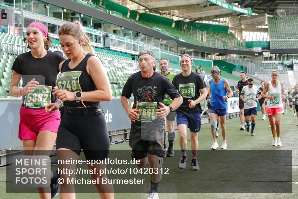 13.09.2026 - 21. swb-Marathon Bremen Michael Burmester http://msf.ph/oto/10420312 13.09.2026 13:21:31 Laufen im Stadion 128, 258, 343, 351, 423, 441, 601, 620, 704, 782, 851, 1060, 1094, 1129, 1158, 1177, 1316, 1344, 1409, 1417, 1439, 1446, 1518, 1669, 1676, 1697, 1729, 1756, 1808, 1815, 1846, 2010, 2064, 2139, 2201, 2258, 2278, 2290, 2349, 2394, 2395, 2414, 2417, 2437, 2501, 2519, 2533, 2551, 2588, 2619, 2632, 2652, 2660, 2685, 2694, 2695, 2736, 2793, 2828, 2886, 2954, 2964, 2995, 3004, 3010, 3017, 3018, 3022, 3034, 3035, 3036, 3037, 3070, 3074, 3102, 3139, 3144, 3225, 3264, 3310, 3682 meine-sportfotos.de