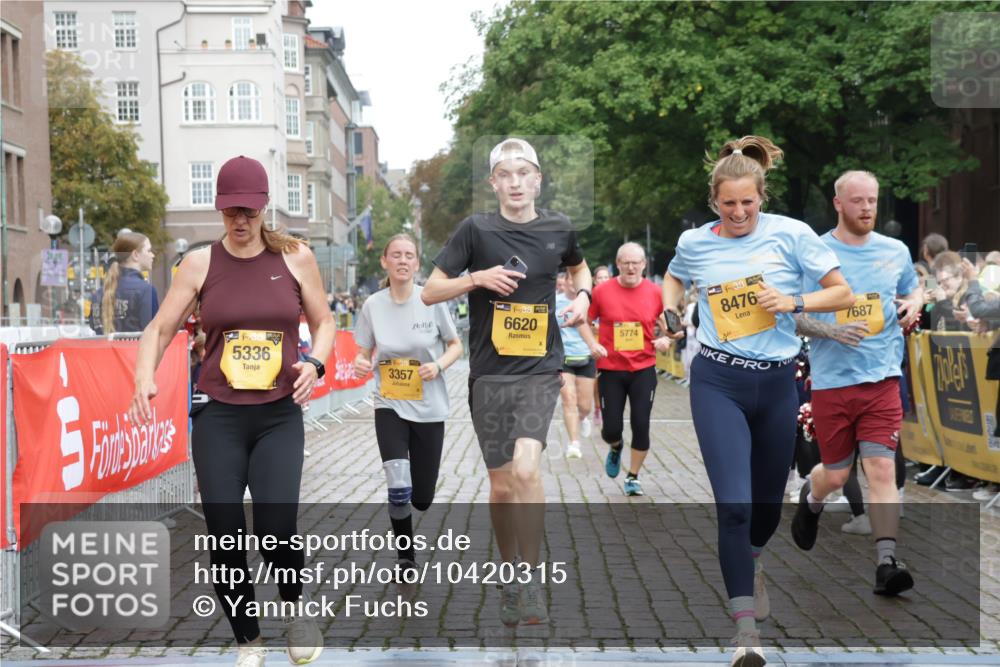 13.09.2026 - Kiel Lauf Yannick Fuchs http://msf.ph/oto/10420315 13.09.2026 09:42:14 Ziel 133, 570, 792, 3357, 3676, 5011, 5105, 5276, 5336, 5774, 6620, 6797, 7687, 8476, 10938, 11793, 12723, 402, 699, 772, 2910, 3143, 3175, 3801, 4533, 4704, 5107, 6599, 6649, 6687, 6739, 7238, 8588, 8829, 9050, 9224, 11907, 12175, 445, 771, 1045, 1777, 2608, 2914, 2955, 2977, 4548, 5559, 6075, 6099, 6213, 6423, 6542, 6913, 12190, 3175, 4315, 4704, 6649, 6687, 8588, 9771 meine-sportfotos.de