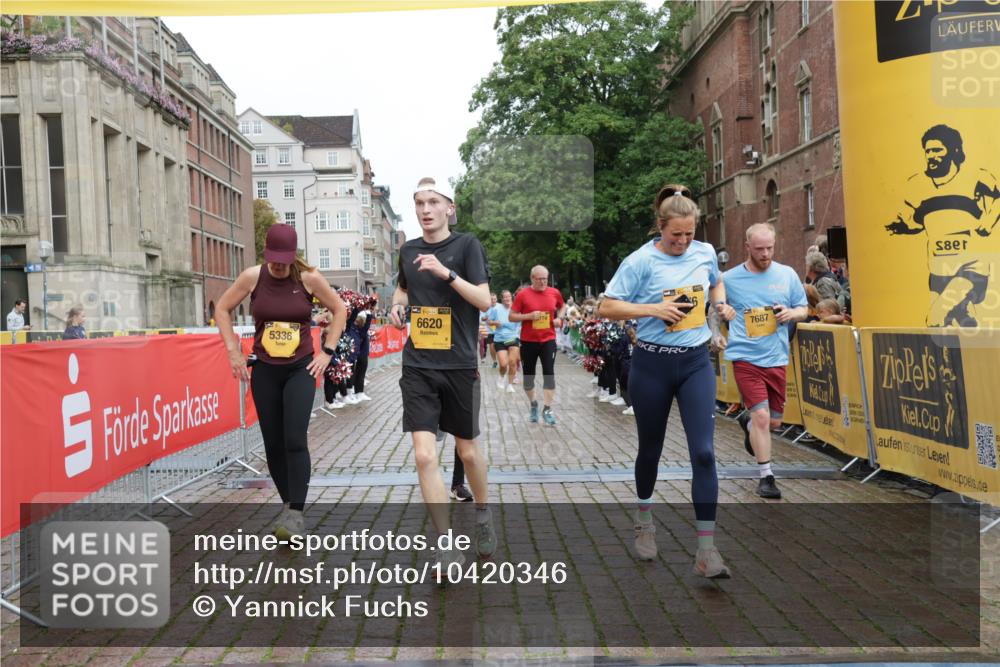 13.09.2026 - Kiel Lauf Yannick Fuchs http://msf.ph/oto/10420346 13.09.2026 09:42:15 Ziel 133, 570, 792, 3357, 3676, 5011, 5105, 5276, 5336, 5774, 6620, 6797, 7687, 8476, 10938, 11793, 12723, 402, 699, 772, 2910, 3143, 3175, 3801, 4533, 4704, 5107, 6599, 6687, 6739, 7238, 8588, 8829, 9050, 9224, 11907, 12175, 445, 771, 1045, 1777, 2608, 2914, 2955, 2977, 4548, 5559, 6075, 6099, 6213, 6423, 6542, 6913, 12190, 3175, 4704, 6649, 6687, 8588, 9224, 9771, 11907 meine-sportfotos.de