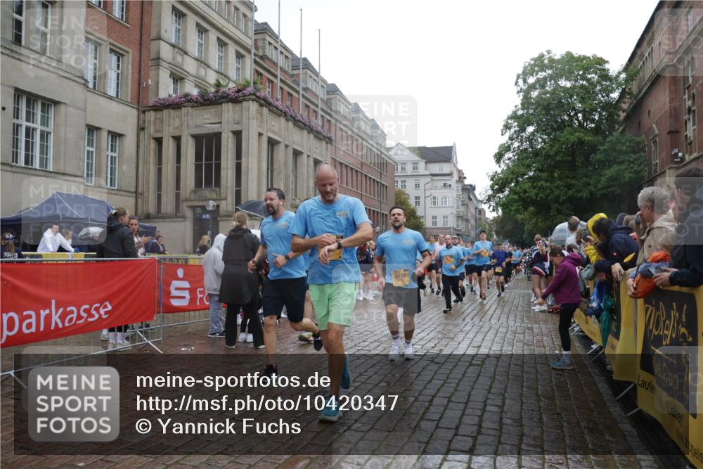 13.09.2026 - Kiel Lauf Yannick Fuchs http://msf.ph/oto/10420347 13.09.2026 10:52:49 Ziel 154, 158, 172, 398, 1083, 1426, 1433, 1535, 1550, 1634, 1812, 2069, 2089, 2735, 3050, 3054, 3059, 3431, 3452, 3514, 3875, 4100, 4485, 4570, 5329, 5838, 6201, 7017, 7154, 7230, 7883, 8580, 8615, 8935, 8978, 9831, 10594, 11048, 11096, 11204, 11459, 12213, 90, 172, 475, 626, 777, 1471, 1472, 1473, 1474, 1526, 1527, 1531, 1658, 1802, 1837, 2293, 2442, 2544, 2735, 3054, 3343, 3582, 3630, 3778, 3853, 3881, 1071, 1486, 3587, 3657, 5642, 5643, 5710, 6015, 7139, 10755 meine-sportfotos.de