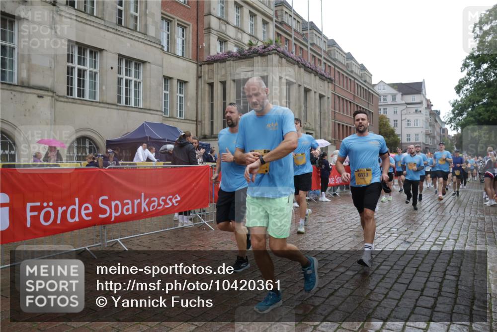 13.09.2026 - Kiel Lauf Yannick Fuchs http://msf.ph/oto/10420361 13.09.2026 10:52:50 Ziel 154, 158, 398, 1083, 1426, 1433, 1535, 1550, 1634, 1812, 2069, 2089, 3050, 3059, 3431, 3452, 3514, 3875, 4100, 4570, 5329, 5710, 5838, 6201, 7017, 7154, 7230, 7883, 8580, 8935, 8978, 9831, 10594, 11048, 11096, 11204, 11459, 11496, 12213, 90, 172, 475, 626, 777, 1471, 1472, 1473, 1474, 1526, 1527, 1531, 1658, 1802, 1837, 2293, 2442, 2544, 2735, 3054, 3343, 3582, 3630, 3778, 3853, 1071, 1486, 3587, 3657, 5642, 5643, 6015, 7139, 10755 meine-sportfotos.de