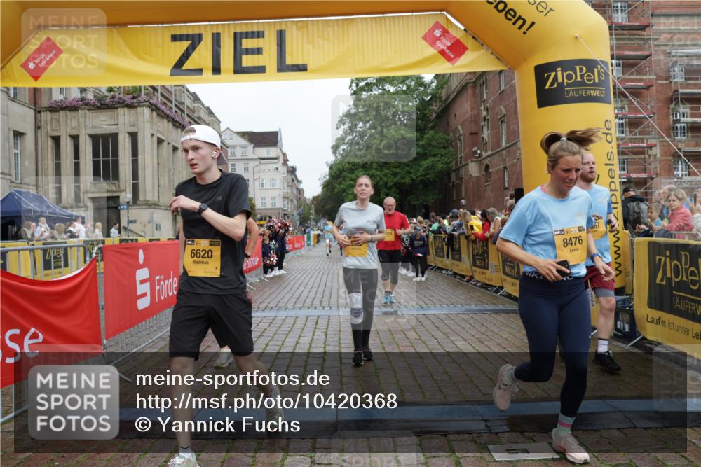 13.09.2026 - Kiel Lauf Yannick Fuchs http://msf.ph/oto/10420368 13.09.2026 09:42:16 Ziel 133, 570, 792, 2955, 2977, 3357, 3676, 5011, 5105, 5276, 5336, 5774, 6620, 6797, 7687, 8476, 10938, 11793, 12723, 402, 699, 772, 2910, 3143, 3175, 3801, 4533, 5107, 5276, 6599, 6687, 6739, 7238, 8588, 8829, 9050, 9224, 11907, 12175, 445, 771, 1045, 1777, 2608, 2914, 4548, 5559, 6075, 6099, 6213, 6423, 6542, 6913, 9706, 12190, 402, 3175, 4704, 6649, 6687, 8588, 9224, 9771, 11907 meine-sportfotos.de