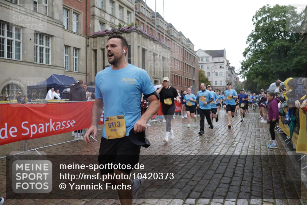 13.09.2026 - Kiel Lauf Yannick Fuchs http://msf.ph/oto/10420373 13.09.2026 10:52:51 Ziel 154, 158, 398, 1083, 1426, 1433, 1486, 1535, 1550, 1634, 1812, 2069, 2089, 3050, 3059, 3431, 3452, 3514, 3875, 4100, 4570, 5329, 5710, 5838, 6201, 7017, 7230, 7883, 8516, 8580, 8863, 8935, 8978, 9166, 9831, 10594, 11048, 11096, 11204, 11459, 11496, 12213, 90, 172, 475, 626, 777, 1471, 1472, 1473, 1474, 1526, 1527, 1531, 1658, 1802, 1837, 2293, 2442, 2544, 2735, 3054, 3343, 3582, 3630, 3778, 3853, 1071, 3587, 3657, 5642, 5643, 6015, 7139, 10755 meine-sportfotos.de