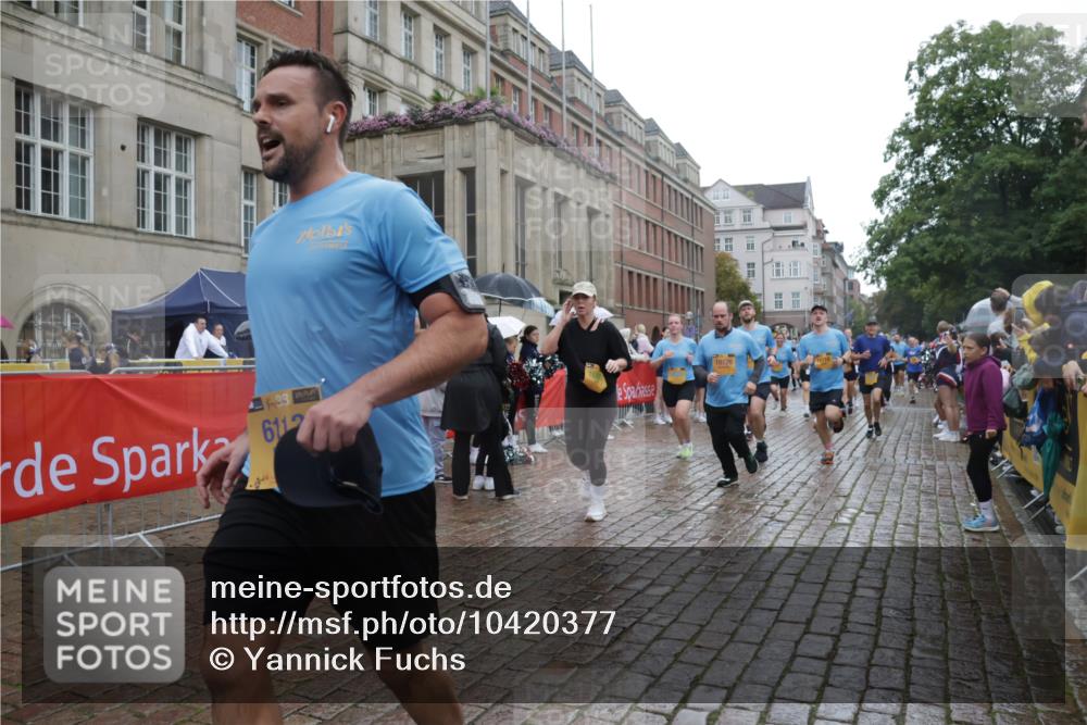 13.09.2026 - Kiel Lauf Yannick Fuchs http://msf.ph/oto/10420377 13.09.2026 10:52:51 Ziel 154, 158, 398, 1083, 1426, 1433, 1486, 1535, 1550, 1634, 1812, 2069, 2089, 3050, 3059, 3431, 3452, 3514, 3875, 4100, 4570, 5329, 5710, 5838, 6201, 7017, 7230, 7883, 8516, 8580, 8863, 8935, 8978, 9166, 9831, 10594, 11048, 11096, 11204, 11459, 11496, 12213, 90, 172, 475, 626, 777, 1471, 1472, 1473, 1474, 1526, 1527, 1531, 1658, 1802, 1837, 2293, 2442, 2544, 2735, 3054, 3343, 3582, 3630, 3778, 3853, 1071, 3587, 3657, 5642, 5643, 6015, 7139, 10755 meine-sportfotos.de