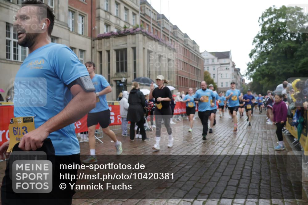 13.09.2026 - Kiel Lauf Yannick Fuchs http://msf.ph/oto/10420381 13.09.2026 10:52:51 Ziel 154, 158, 398, 1083, 1426, 1433, 1486, 1535, 1550, 1634, 1812, 2069, 2089, 3050, 3059, 3431, 3452, 3514, 3875, 4100, 4570, 5329, 5710, 5838, 6201, 7017, 7230, 7883, 8516, 8580, 8863, 8935, 8978, 9166, 9831, 10594, 11048, 11096, 11204, 11459, 11496, 12213, 90, 172, 475, 626, 777, 1471, 1472, 1473, 1474, 1526, 1527, 1531, 1658, 1802, 1837, 2293, 2442, 2544, 2735, 3054, 3343, 3582, 3630, 3778, 3853, 1071, 3587, 3657, 5642, 5643, 6015, 7139, 10755 meine-sportfotos.de