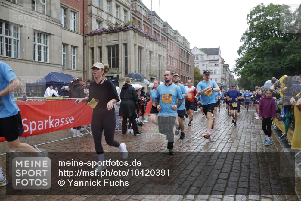 13.09.2026 - Kiel Lauf Yannick Fuchs http://msf.ph/oto/10420391 13.09.2026 10:52:52 Ziel 154, 158, 398, 1083, 1426, 1433, 1486, 1535, 1550, 1634, 1812, 2069, 2089, 3050, 3059, 3431, 3452, 3514, 3875, 4100, 4570, 5329, 5710, 5838, 6201, 7017, 7230, 7596, 7883, 8516, 8580, 8863, 8935, 8978, 9166, 9831, 10594, 11048, 11096, 11204, 11282, 11496, 12213, 90, 172, 475, 626, 1471, 1472, 1473, 1474, 1526, 1527, 1531, 1658, 1802, 1837, 2089, 2293, 2442, 2544, 2735, 3054, 3343, 3582, 3630, 3778, 3853, 1071, 3587, 3657, 5642, 5643, 6015, 7139, 10755 meine-sportfotos.de