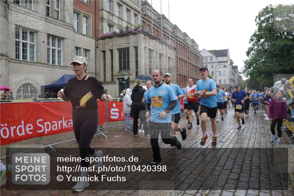 13.09.2026 - Kiel Lauf Yannick Fuchs http://msf.ph/oto/10420398 13.09.2026 10:52:52 Ziel 154, 158, 398, 1083, 1426, 1433, 1486, 1535, 1550, 1634, 1812, 2069, 2089, 3050, 3059, 3431, 3452, 3514, 3875, 4100, 4570, 5329, 5710, 5838, 6201, 7017, 7230, 7596, 7883, 8516, 8580, 8863, 8935, 8978, 9166, 9831, 10594, 11048, 11096, 11204, 11282, 11496, 12213, 90, 172, 475, 626, 1471, 1472, 1473, 1474, 1526, 1527, 1531, 1658, 1802, 1837, 2089, 2293, 2442, 2544, 2735, 3054, 3343, 3582, 3630, 3778, 3853, 1071, 3587, 3657, 5642, 5643, 6015, 7139, 10755 meine-sportfotos.de
