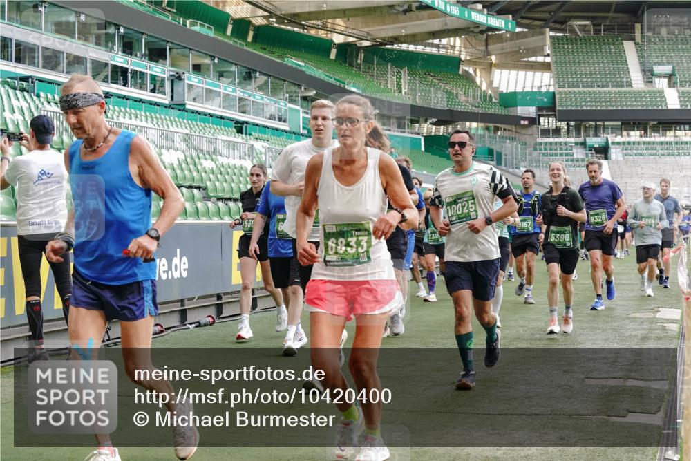 13.09.2026 - 21. swb-Marathon Bremen Michael Burmester http://msf.ph/oto/10420400 13.09.2026 13:21:34 Laufen im Stadion 128, 258, 343, 351, 423, 441, 601, 620, 704, 782, 851, 1060, 1094, 1129, 1158, 1177, 1316, 1344, 1409, 1417, 1439, 1446, 1518, 1669, 1676, 1697, 1729, 1756, 1808, 1815, 1846, 2010, 2064, 2139, 2201, 2258, 2278, 2290, 2349, 2394, 2395, 2414, 2417, 2437, 2501, 2519, 2533, 2551, 2588, 2619, 2632, 2652, 2660, 2685, 2694, 2695, 2711, 2736, 2793, 2828, 2886, 2954, 2964, 2995, 3004, 3010, 3017, 3018, 3022, 3034, 3035, 3036, 3037, 3070, 3074, 3102, 3139, 3144, 3225, 3264, 3351, 3682 meine-sportfotos.de