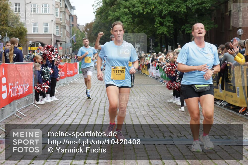 13.09.2026 - Kiel Lauf Yannick Fuchs http://msf.ph/oto/10420408 13.09.2026 09:42:19 Ziel 133, 792, 2914, 2955, 2977, 3357, 3676, 5105, 5336, 5774, 6620, 6797, 7687, 8476, 10938, 11793, 12723, 402, 570, 699, 772, 792, 2910, 3143, 3801, 4533, 5011, 5107, 5276, 6599, 6739, 7238, 8829, 9050, 12175, 12723, 142, 445, 771, 1045, 1777, 2608, 4548, 5559, 6075, 6099, 6213, 6423, 6542, 6913, 8532, 9706, 12190, 402, 3143, 3175, 4704, 6649, 6687, 8588, 9224, 11907 meine-sportfotos.de