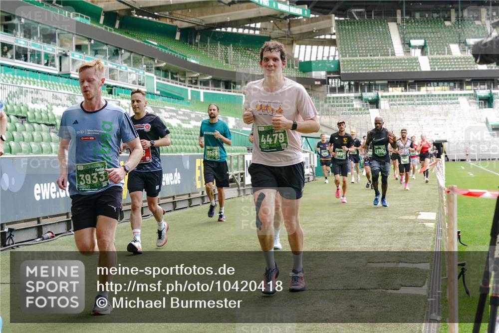 13.09.2026 - 21. swb-Marathon Bremen Michael Burmester http://msf.ph/oto/10420418 13.09.2026 12:58:47 Laufen im Stadion 141, 148, 191, 226, 232, 334, 511, 672, 745, 789, 790, 909, 972, 1010, 1080, 1119, 1166, 1191, 1199, 1281, 1516, 1535, 1642, 1647, 1752, 1881, 1931, 1933, 2046, 2210, 2289, 2324, 2343, 2367, 2371, 2397, 2423, 2425, 2577, 2771, 2806, 2807, 2827, 2885, 2899, 2903, 2953, 2961, 2979, 3015, 3021, 3051, 3098, 3120, 3124, 3138, 3148, 3182, 3186, 3190, 3233, 3319, 3338, 3435, 3516, 3531, 3534, 3560, 3652, 3655, 3685, 3690, 3695, 3866, 3933, 3934, 4101, 205 meine-sportfotos.de