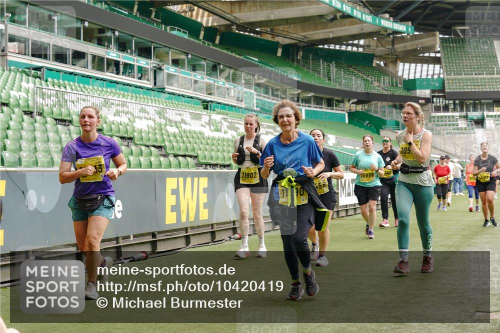 13.09.2026 - 21. swb-Marathon Bremen Michael Burmester http://msf.ph/oto/10420419 13.09.2026 10:44:14 Laufen im Stadion 10002, 10004, 10005, 10176, 10191, 10192, 10271, 10295, 10325, 10335, 10361, 10362, 10402, 10459, 10474, 10513, 10572, 10605, 10606, 10629, 10679, 10713, 10756, 10779, 10882, 10899, 10900, 10997, 10999, 11081, 11173, 11217, 11233, 11264, 11274, 11307, 11333, 11337, 11355, 11385, 11408, 11448, 11456, 11461, 11482, 11495, 11629, 11932, 11943, 12151, 12226, 12311, 12321, 12334 meine-sportfotos.de