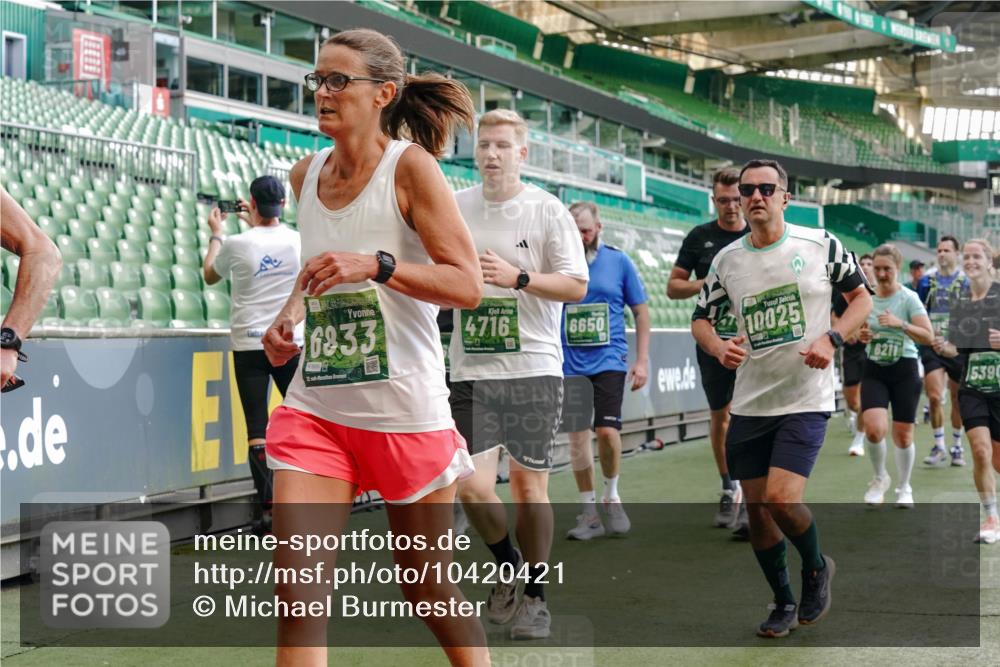 13.09.2026 - 21. swb-Marathon Bremen Michael Burmester http://msf.ph/oto/10420421 13.09.2026 13:21:35 Laufen im Stadion 128, 258, 343, 351, 423, 441, 601, 620, 704, 782, 851, 1060, 1094, 1129, 1158, 1177, 1316, 1344, 1409, 1417, 1439, 1446, 1518, 1669, 1676, 1697, 1729, 1808, 1846, 2010, 2064, 2139, 2201, 2258, 2278, 2290, 2349, 2394, 2395, 2414, 2417, 2437, 2501, 2519, 2551, 2588, 2619, 2632, 2652, 2660, 2685, 2695, 2711, 2736, 2793, 2828, 2886, 2954, 2964, 2995, 3004, 3010, 3017, 3018, 3022, 3034, 3035, 3036, 3037, 3070, 3074, 3102, 3139, 3144, 3225, 3264, 3351, 3682, 3784 meine-sportfotos.de