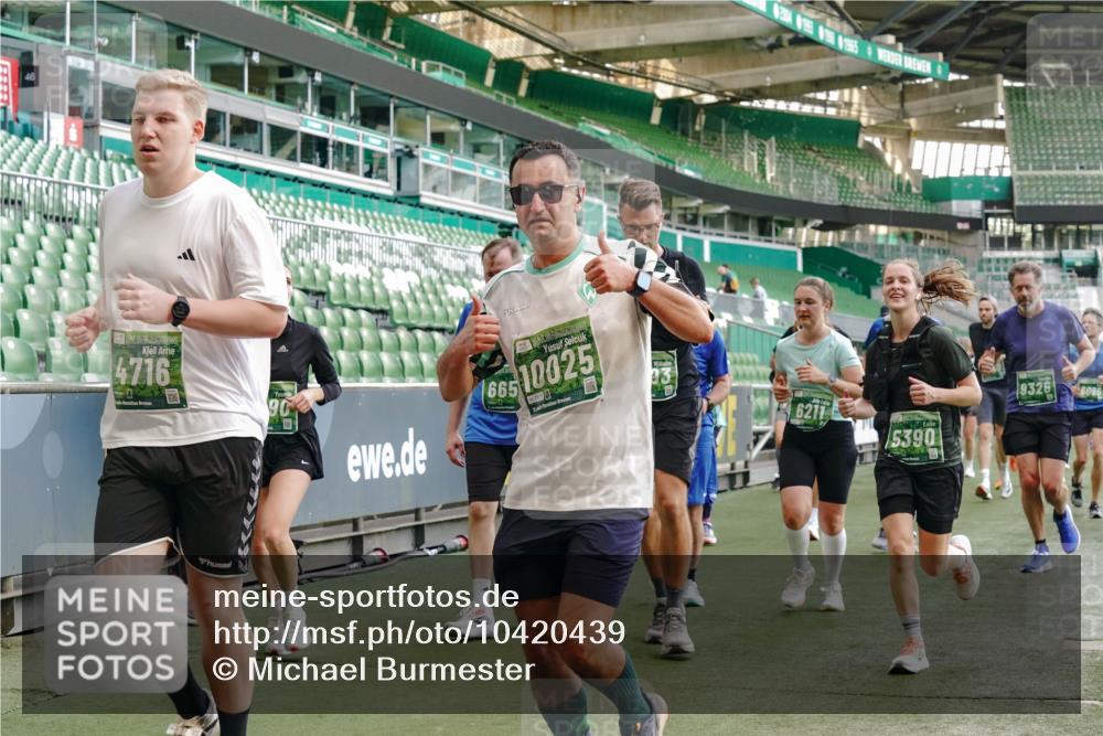 13.09.2026 - 21. swb-Marathon Bremen Michael Burmester http://msf.ph/oto/10420439 13.09.2026 13:21:36 Laufen im Stadion 128, 258, 343, 351, 423, 441, 601, 620, 704, 782, 851, 1060, 1094, 1129, 1158, 1177, 1316, 1344, 1409, 1417, 1439, 1446, 1518, 1657, 1669, 1676, 1697, 1729, 1808, 1846, 2010, 2064, 2139, 2201, 2258, 2278, 2290, 2349, 2394, 2395, 2414, 2417, 2437, 2501, 2519, 2551, 2588, 2619, 2632, 2652, 2660, 2685, 2711, 2736, 2793, 2828, 2886, 2954, 2964, 2995, 3004, 3010, 3017, 3018, 3022, 3034, 3035, 3036, 3037, 3070, 3074, 3102, 3139, 3144, 3225, 3264, 3351, 3682, 3784 meine-sportfotos.de