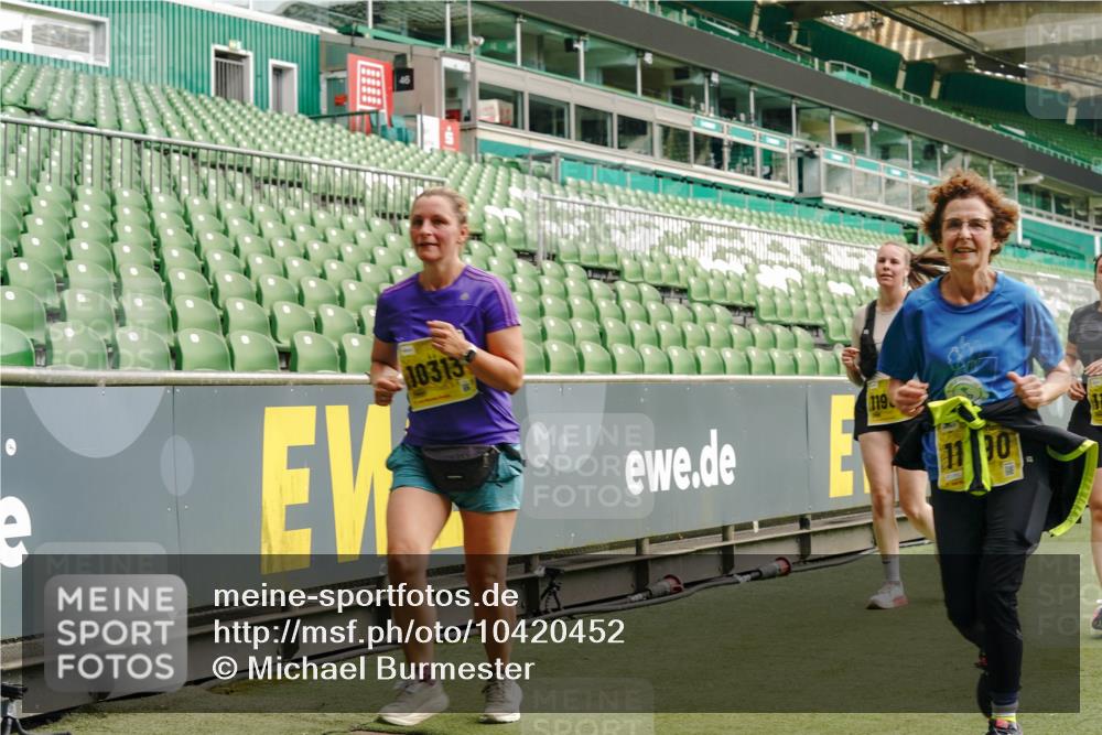 13.09.2026 - 21. swb-Marathon Bremen Michael Burmester http://msf.ph/oto/10420452 13.09.2026 10:44:15 Laufen im Stadion 10002, 10004, 10005, 10176, 10191, 10192, 10271, 10295, 10325, 10335, 10361, 10362, 10402, 10459, 10474, 10513, 10572, 10605, 10606, 10629, 10679, 10713, 10756, 10779, 10882, 10899, 10900, 10997, 10999, 11081, 11173, 11217, 11233, 11264, 11274, 11307, 11333, 11337, 11355, 11385, 11408, 11448, 11456, 11461, 11482, 11495, 11629, 11932, 11943, 12151, 12226, 12311, 12321, 12334 meine-sportfotos.de