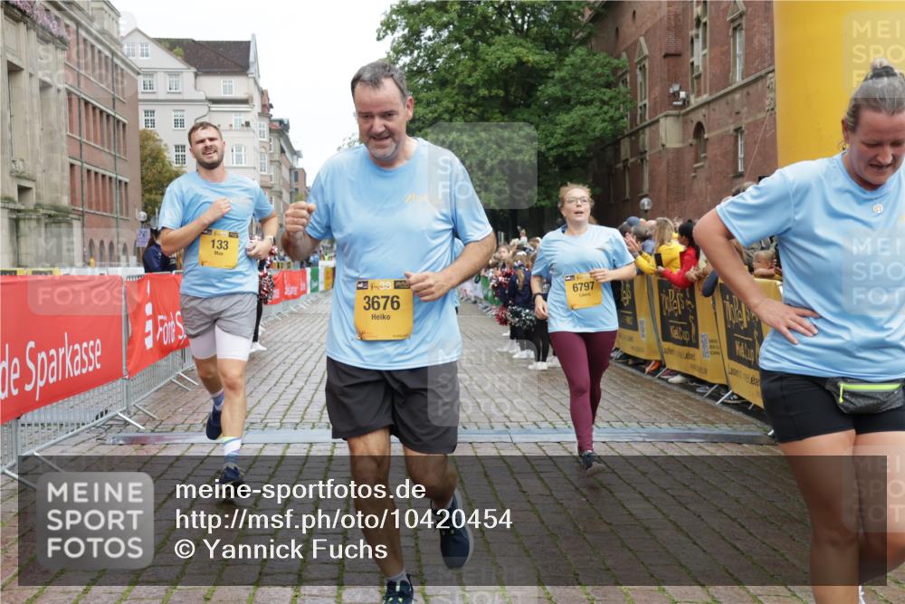 13.09.2026 - Kiel Lauf Yannick Fuchs http://msf.ph/oto/10420454 13.09.2026 09:42:22 Ziel 133, 445, 2914, 2955, 2977, 3357, 3676, 5105, 5559, 5774, 6099, 6797, 7687, 10938, 11793, 570, 699, 772, 792, 2910, 3143, 3357, 3801, 4533, 5011, 5107, 5276, 5336, 6599, 6620, 6739, 7238, 7687, 8476, 8829, 9050, 12175, 12723, 142, 771, 1045, 1777, 2608, 4548, 6075, 6213, 6423, 6542, 6913, 8532, 9519, 9592, 9706, 12190, 402, 3143, 3175, 4533, 4704, 5107, 6687, 6739, 7238, 8588, 9224, 11907 meine-sportfotos.de