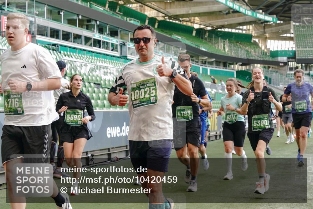 13.09.2026 - 21. swb-Marathon Bremen Michael Burmester http://msf.ph/oto/10420459 13.09.2026 13:21:36 Laufen im Stadion 128, 258, 343, 351, 423, 441, 601, 620, 704, 782, 851, 1060, 1094, 1129, 1158, 1177, 1316, 1344, 1409, 1417, 1439, 1446, 1518, 1657, 1669, 1676, 1697, 1729, 1808, 1846, 2010, 2064, 2139, 2201, 2258, 2278, 2290, 2349, 2394, 2395, 2414, 2417, 2437, 2501, 2519, 2551, 2588, 2619, 2632, 2652, 2660, 2685, 2711, 2736, 2793, 2828, 2886, 2954, 2964, 2995, 3004, 3010, 3017, 3018, 3022, 3034, 3035, 3036, 3037, 3070, 3074, 3102, 3139, 3144, 3225, 3264, 3351, 3682, 3784 meine-sportfotos.de