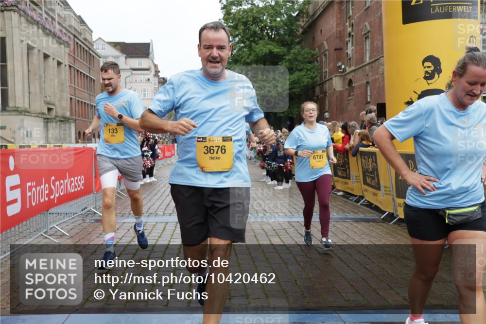 13.09.2026 - Kiel Lauf Yannick Fuchs http://msf.ph/oto/10420462 13.09.2026 09:42:22 Ziel 133, 445, 2914, 2955, 2977, 3357, 3676, 5105, 5559, 5774, 6099, 6797, 7687, 10938, 11793, 570, 699, 772, 792, 2910, 3143, 3357, 3801, 4533, 5011, 5107, 5276, 5336, 6599, 6620, 6739, 7238, 7687, 8476, 8829, 9050, 12175, 12723, 142, 771, 1045, 1777, 2608, 4548, 6075, 6213, 6423, 6542, 6913, 8532, 9519, 9592, 9706, 12190, 402, 3143, 3175, 4533, 4704, 5107, 6687, 6739, 7238, 8588, 9224, 11907 meine-sportfotos.de