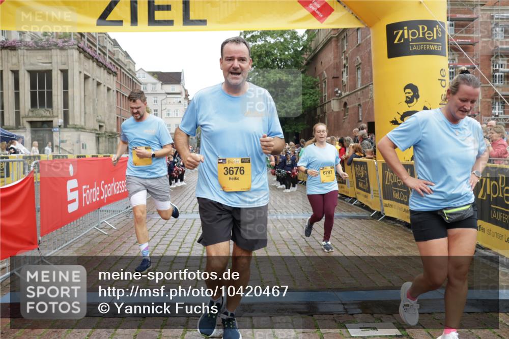 13.09.2026 - Kiel Lauf Yannick Fuchs http://msf.ph/oto/10420467 13.09.2026 09:42:22 Ziel 133, 445, 2914, 2955, 2977, 3357, 3676, 5105, 5559, 5774, 6099, 6797, 7687, 10938, 11793, 570, 699, 772, 792, 2910, 3143, 3357, 3801, 4533, 5011, 5107, 5276, 5336, 6599, 6620, 6739, 7238, 7687, 8476, 8829, 9050, 12175, 12723, 142, 771, 1045, 1777, 2608, 4548, 6075, 6213, 6423, 6542, 6913, 8532, 9519, 9592, 9706, 12190, 402, 3143, 3175, 4533, 4704, 5107, 6687, 6739, 7238, 8588, 9224, 11907 meine-sportfotos.de