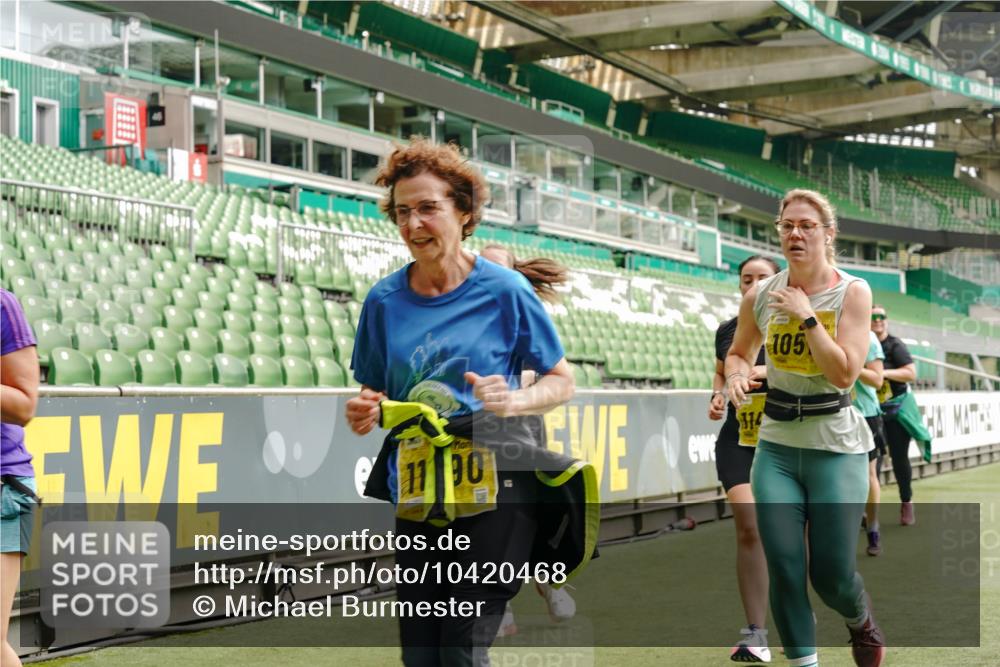 13.09.2026 - 21. swb-Marathon Bremen Michael Burmester http://msf.ph/oto/10420468 13.09.2026 10:44:16 Laufen im Stadion 10002, 10004, 10005, 10176, 10191, 10192, 10271, 10295, 10325, 10335, 10361, 10362, 10402, 10459, 10474, 10513, 10572, 10605, 10606, 10629, 10679, 10713, 10756, 10779, 10882, 10899, 10900, 10997, 10999, 11081, 11173, 11217, 11233, 11264, 11274, 11307, 11333, 11337, 11355, 11385, 11408, 11448, 11456, 11461, 11482, 11495, 11629, 11932, 11943, 12151, 12226, 12311, 12321, 12334 meine-sportfotos.de
