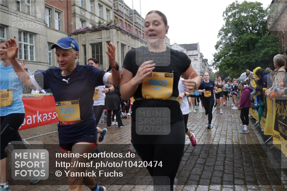 13.09.2026 - Kiel Lauf Yannick Fuchs http://msf.ph/oto/10420474 13.09.2026 10:52:57 Ziel 154, 1071, 1083, 1426, 1486, 1550, 3059, 3173, 3431, 3514, 3587, 3657, 3875, 4570, 5329, 5642, 5643, 5710, 5838, 6015, 6161, 6201, 6695, 6777, 7017, 7139, 7596, 7883, 8516, 8580, 8863, 8905, 8935, 8978, 9126, 9166, 9749, 10594, 10721, 11048, 11096, 11282, 11496, 11988, 12213, 90, 158, 172, 398, 475, 626, 1433, 1471, 1472, 1473, 1474, 1531, 1535, 1634, 1658, 1802, 1812, 1837, 2069, 2089, 2293, 2442, 2735, 3050, 3054, 3343, 3452, 3582, 3778, 3853, 475 meine-sportfotos.de