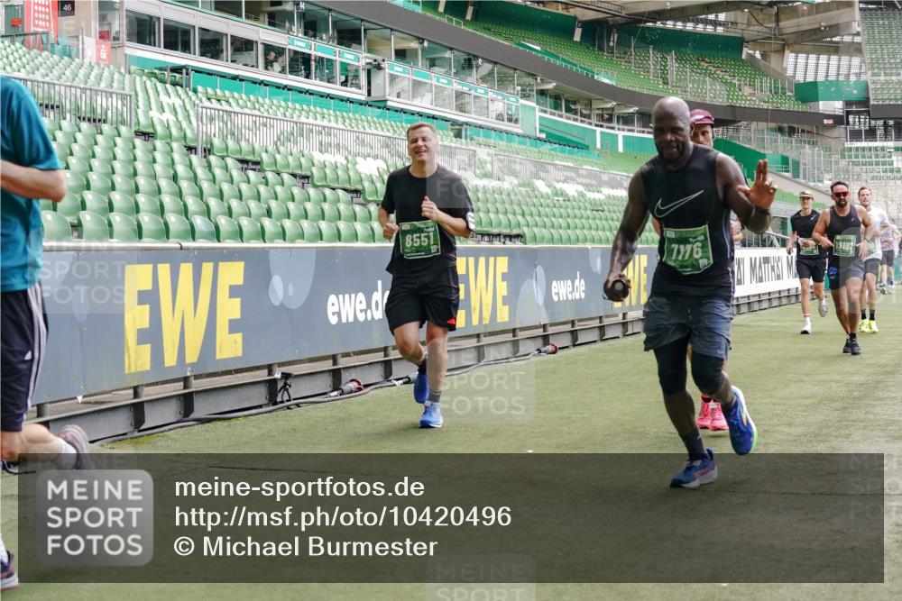 13.09.2026 - 21. swb-Marathon Bremen Michael Burmester http://msf.ph/oto/10420496 13.09.2026 12:58:51 Laufen im Stadion 141, 148, 191, 226, 232, 334, 511, 672, 745, 789, 790, 909, 972, 1080, 1119, 1166, 1191, 1199, 1281, 1516, 1535, 1642, 1647, 1752, 1881, 1931, 1933, 2046, 2210, 2289, 2343, 2367, 2371, 2397, 2423, 2425, 2577, 2771, 2806, 2807, 2827, 2885, 2899, 2903, 2953, 2961, 2979, 3015, 3021, 3051, 3098, 3120, 3124, 3138, 3148, 3182, 3186, 3190, 3233, 3319, 3338, 3435, 3516, 3531, 3534, 3560, 3652, 3655, 3685, 3690, 3695, 3866, 3933, 3934, 205 meine-sportfotos.de
