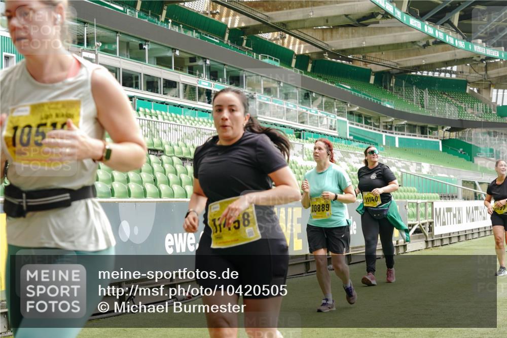 13.09.2026 - 21. swb-Marathon Bremen Michael Burmester http://msf.ph/oto/10420505 13.09.2026 10:44:17 Laufen im Stadion 10002, 10004, 10005, 10176, 10191, 10192, 10271, 10295, 10325, 10335, 10361, 10362, 10402, 10459, 10474, 10513, 10572, 10605, 10606, 10629, 10679, 10713, 10756, 10779, 10882, 10899, 10900, 10997, 10999, 11081, 11173, 11217, 11233, 11264, 11274, 11307, 11333, 11337, 11355, 11385, 11408, 11448, 11456, 11461, 11482, 11495, 11629, 11932, 11943, 12151, 12226, 12311, 12321, 12334 meine-sportfotos.de