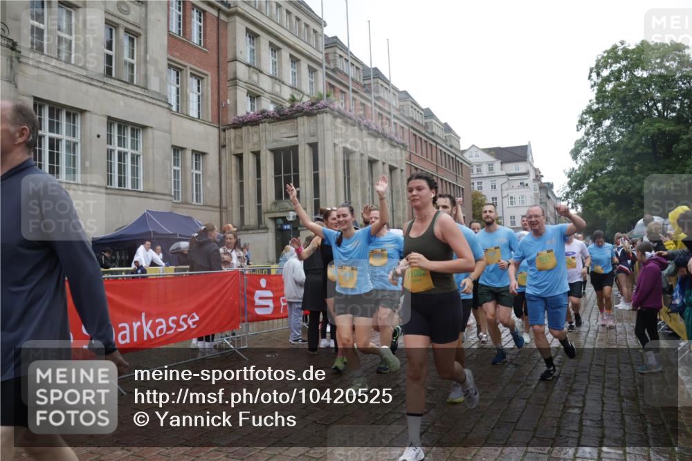 13.09.2026 - Kiel Lauf Yannick Fuchs http://msf.ph/oto/10420525 13.09.2026 10:52:59 Ziel 127, 154, 1071, 1083, 1426, 1486, 1550, 3059, 3173, 3431, 3587, 3657, 3875, 4570, 5329, 5642, 5643, 5710, 5838, 6015, 6161, 6695, 6777, 7017, 7139, 7596, 7883, 8516, 8580, 8863, 8905, 8935, 8978, 9126, 9166, 9749, 10721, 11048, 11074, 11282, 11496, 11988, 12213, 12217, 90, 158, 172, 398, 475, 626, 1433, 1471, 1472, 1473, 1474, 1531, 1535, 1634, 1812, 1837, 2069, 2089, 2293, 2442, 2735, 3050, 3054, 3452, 3514, 3582, 3778, 3853, 6201, 7017, 475 meine-sportfotos.de